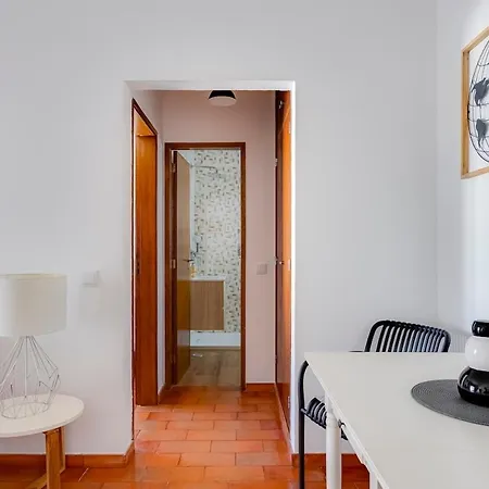 Grey House Apartman